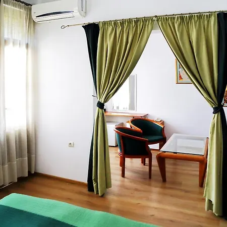 Πανσιόν Стаи За Гости Максимус Βελίκο Τίρνοβο